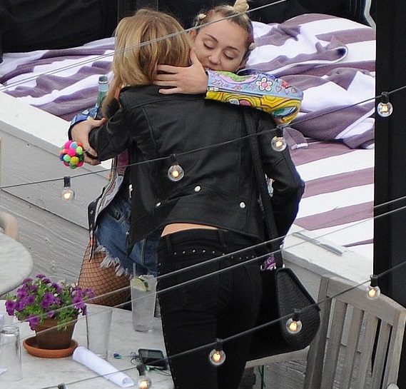 Miley Cyrus dating Victoria's Secret model Stella Maxwell