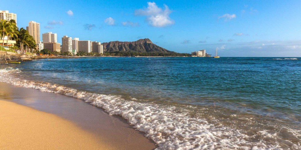 Waikīkī is a beachfront neighborhood of Honolulu, on the south shore of the island of Oʻahu, in Hawaii, United States. Waikiki is best known for Waikīkī Beach, the white sand beach shoreline fronting the neighborhood. Credits  Wikipedia 