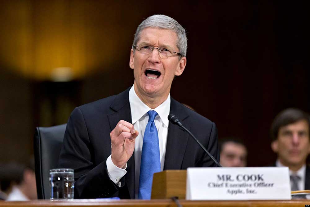 Apple Inc. CEO Tim Cook testifies before Senate subcommittee about the company's offshore tax policies on May 21, 2013. (J. Scott Applewhite / Associated Press)