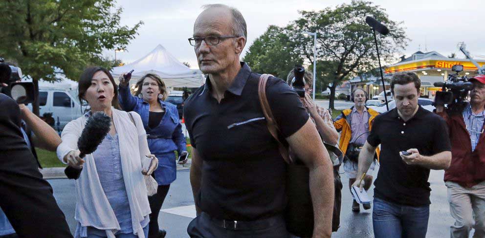 Walter Palmer arrives at the River Bluff Dental clinic in Bloomington, Minn. Photo: Eric Miller/REUTERS