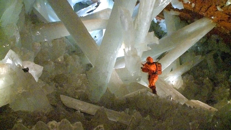 Naica-crystals-cave
