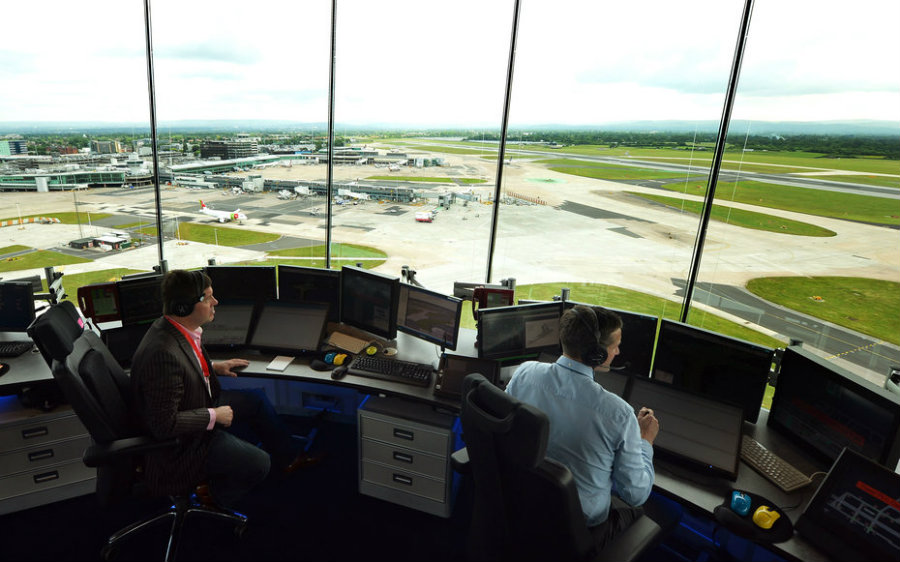 Some Republican Congressmen have joined airline executives in proposing the privatization of the air traffic control system. Image credit: Paul Ellis / Getty Images / Travel + Leisure