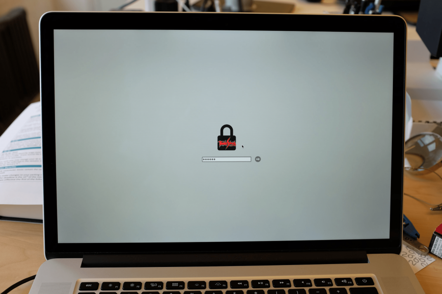 Hacked Macbook, Wikileaks