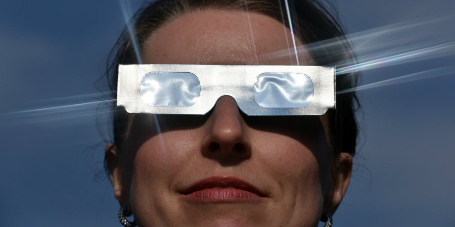 The best solution is to acquire quality eclipse glasses. Image credit: Ralf Hirschberger / DPA / The Huffington Post