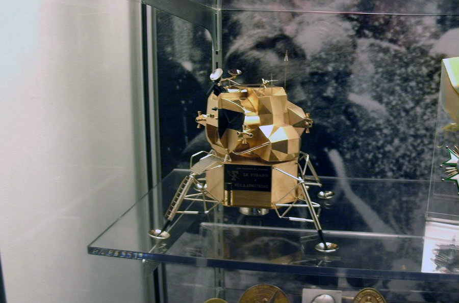 A solid gold moon lander replica that was once gifted to Neil Armstrong has just been stolen from a museum. Image credit: CollectSpace