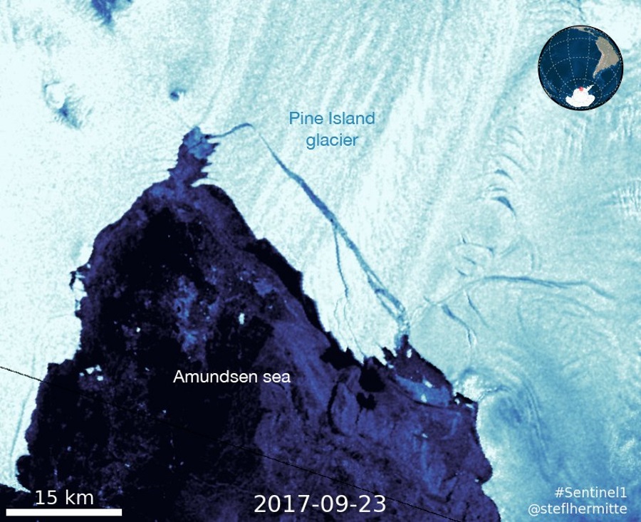 The latest calving in Pine Island Glacier. Image credit: Twitter @StefLhermitte