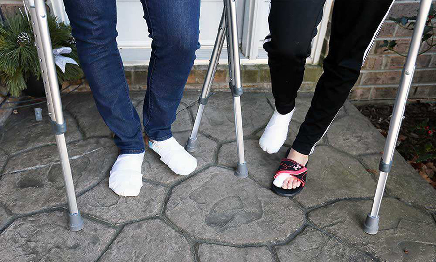 Canadian couple gets hookworms after walking barefoot in a Punta Cana's beach, Dominican Republic, Hookworms in the beach, Couple gets hookworms in Punta Cana beach