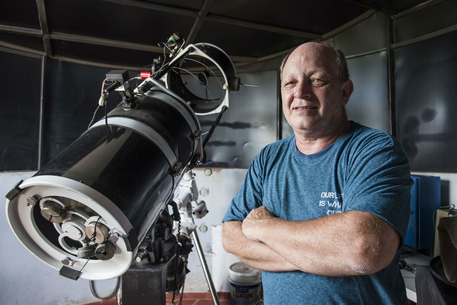 Amateur astronomer in Argentina, The light of supernovas when exploding, Stars in the space