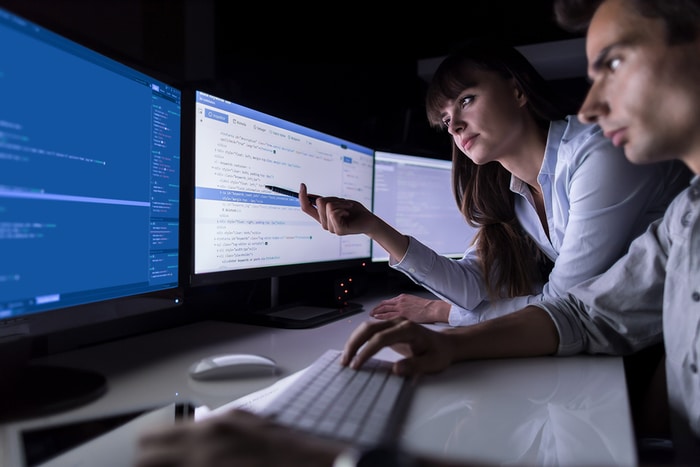 What's the Difference between an IT Service Desk and Tech Support?