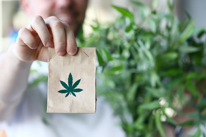 5 Advantages of Buying Cannabis from Online Dispensaries