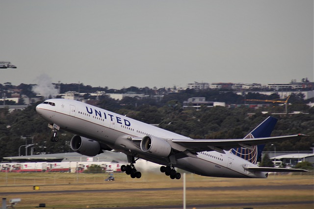 United Airlines Begins Flying Pfizer COVID-19 Vaccines with the Support of the FAA