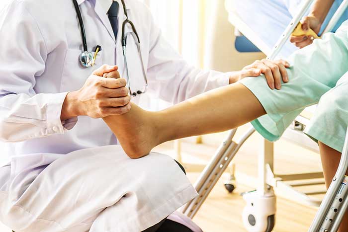 When Should You See an Orthopedic Doctor for Shoulder or Back Injuries Caused by a Car Accident?