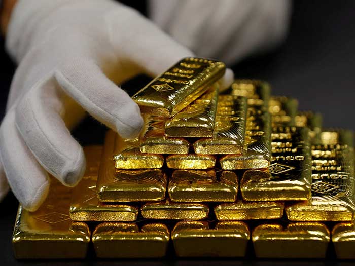 Robbers Steal Gold Bars worth $15 Million from Canadian Airport; Police Investigate