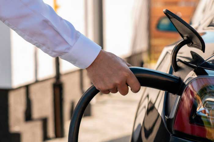 Paul Inouye Examines Next-Gen EV Batteries and Charging Innovations
